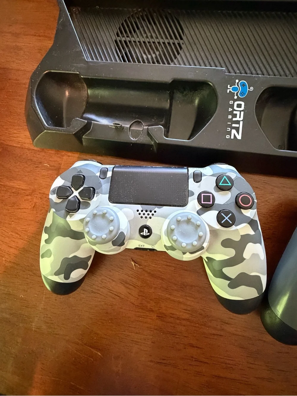 Ortz vertical stand for PlayStation 4, 4 Sony dual shock 4wireless controllers.